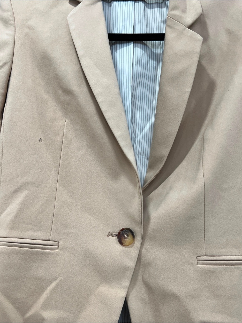 Express Women's Blazer in Light Beige - Picture 2 of 5